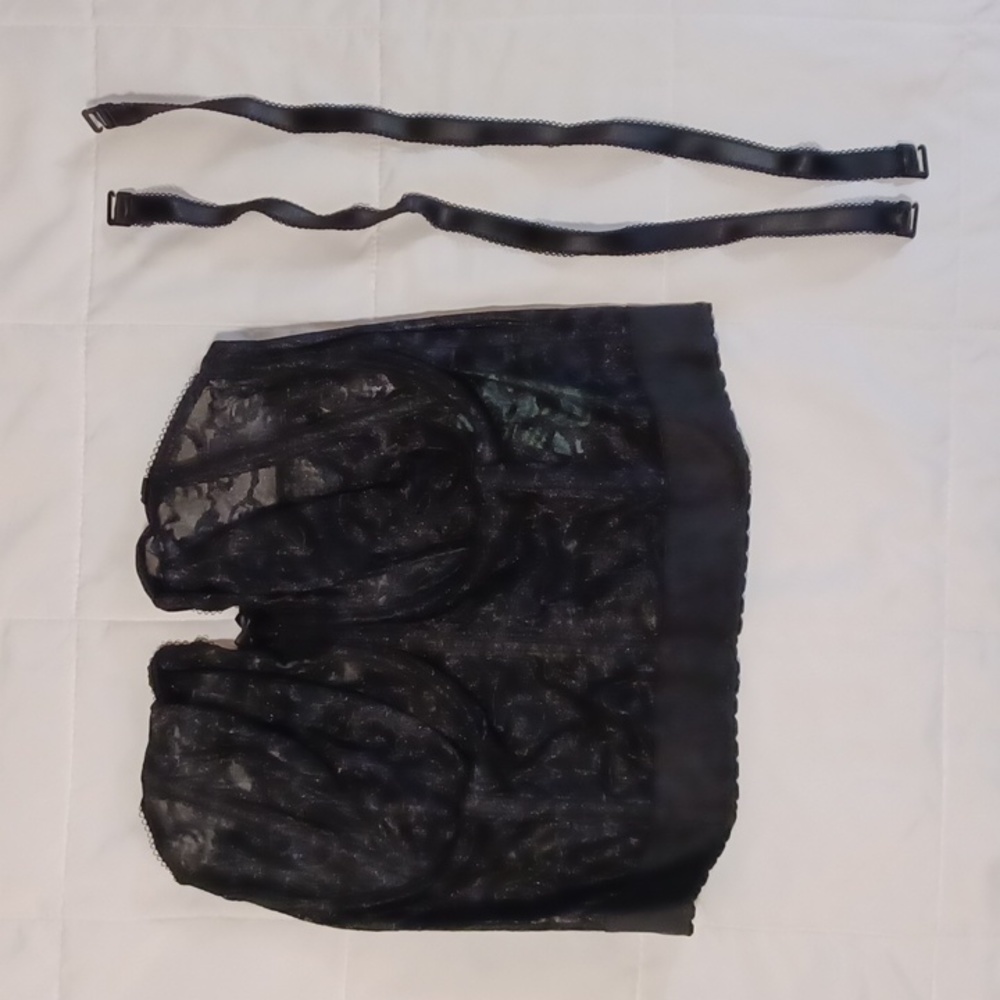 Goddess brand Black Lace Bridal Bustier. 38FF. Item #100823-06